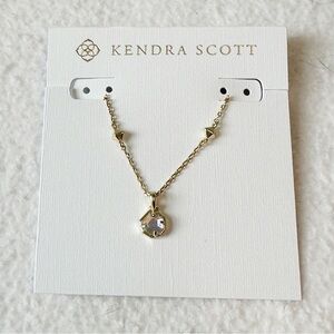 Kendra Scott NWT Nola Short Pendant Necklace in Gold Dichroic Glass